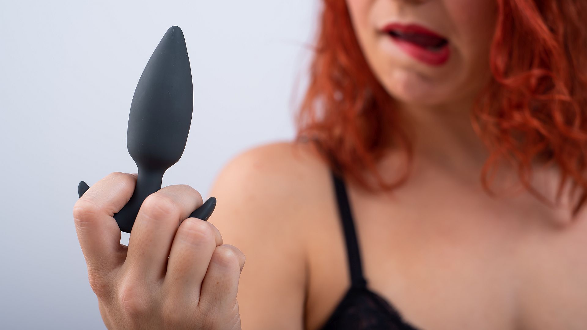 jocul cu un gadget erotic fără prezervativ