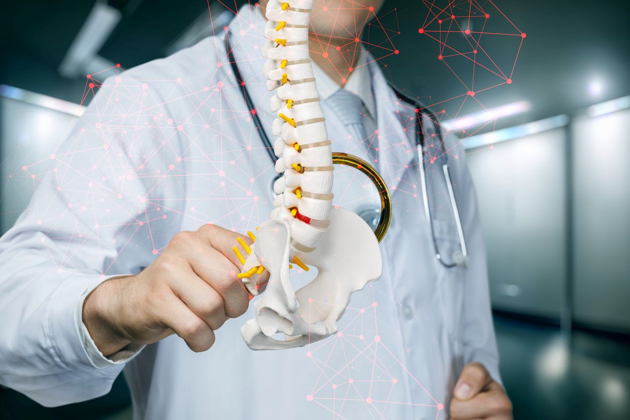 medicul arată unde sunt localizați mușchii kegel ai unui bărbat