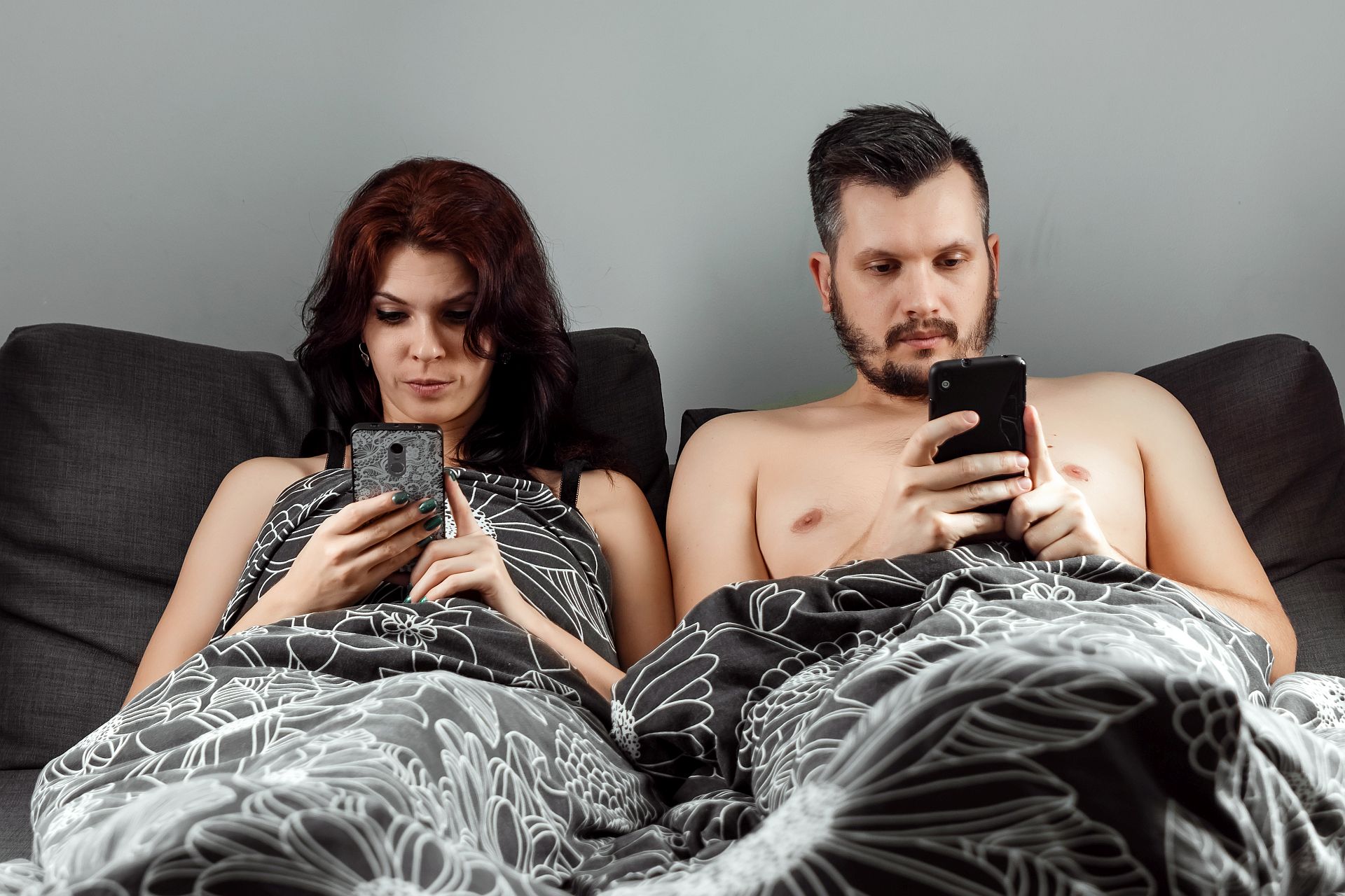 Cuplurile care aleg cybersexul în detrimentul celuilalt
