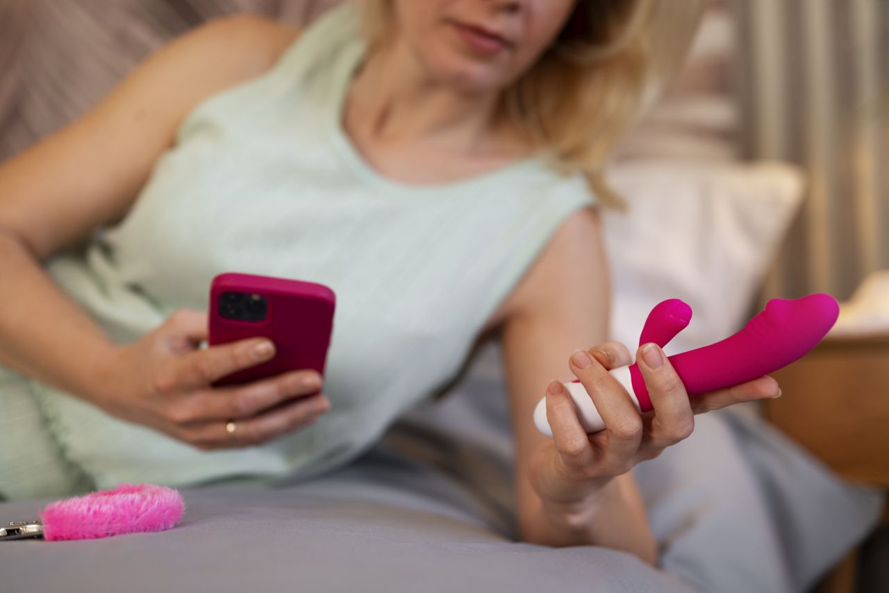 Vibrator controlat de telefon 