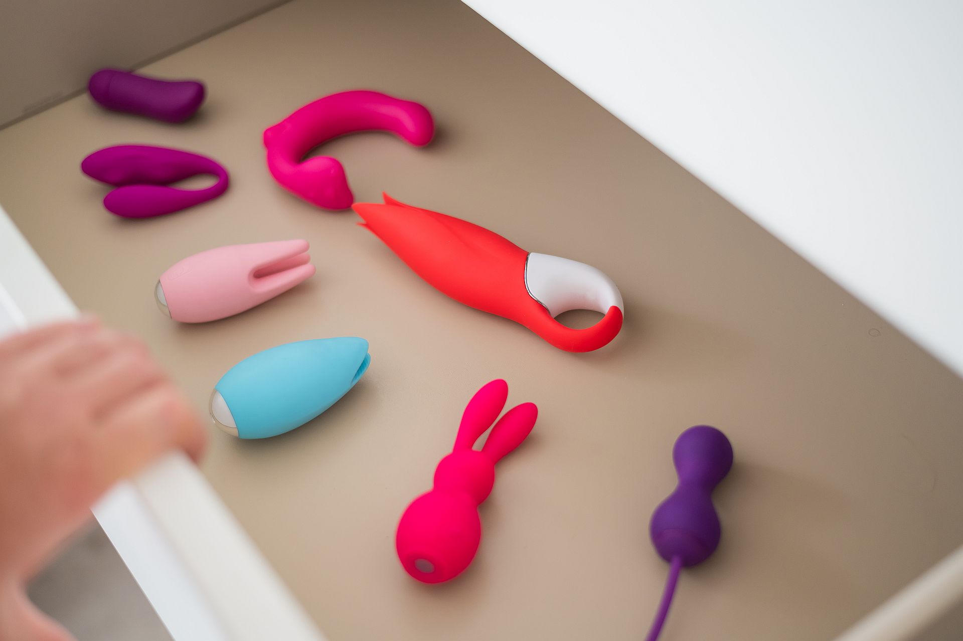 Mai multe vibratoare pentru virgine