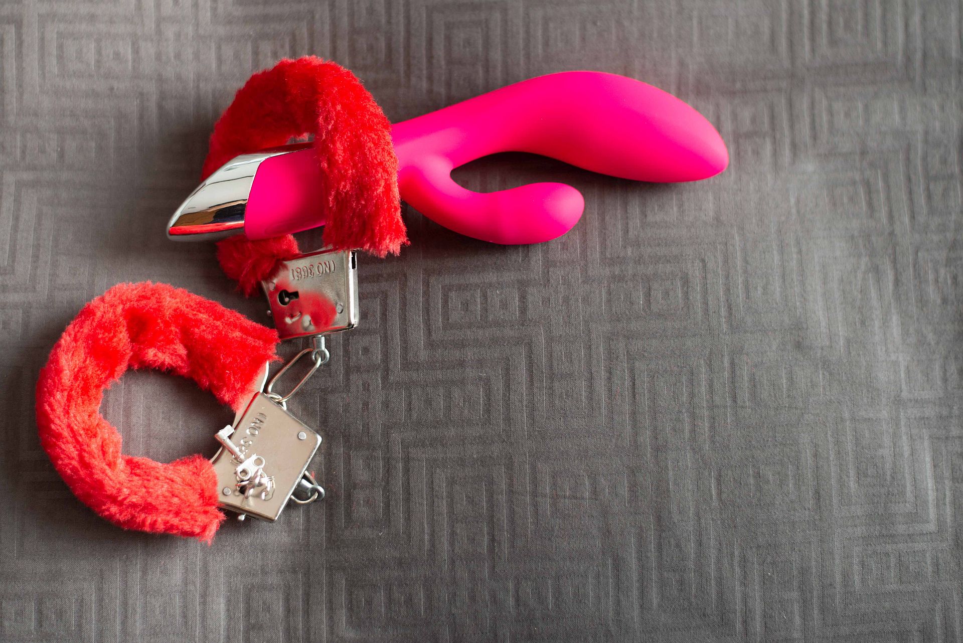 set de accesorii erotice pentru cupluri