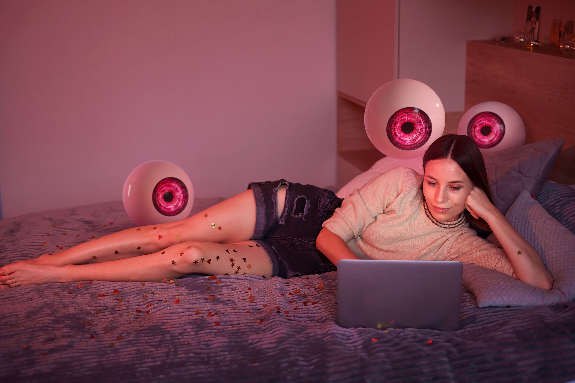 Cybersex - ce este și cum afectează relațiile?