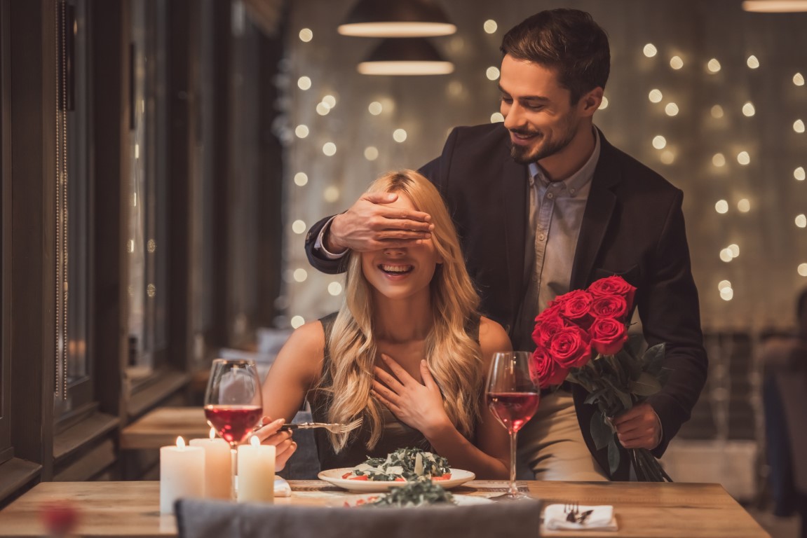 10 idei creative de întâlniri romantice care îți vor surprinde partenerul!