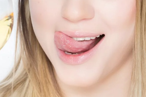 Sex oral: stimularea clitorisului sau cum să faci un menuet
