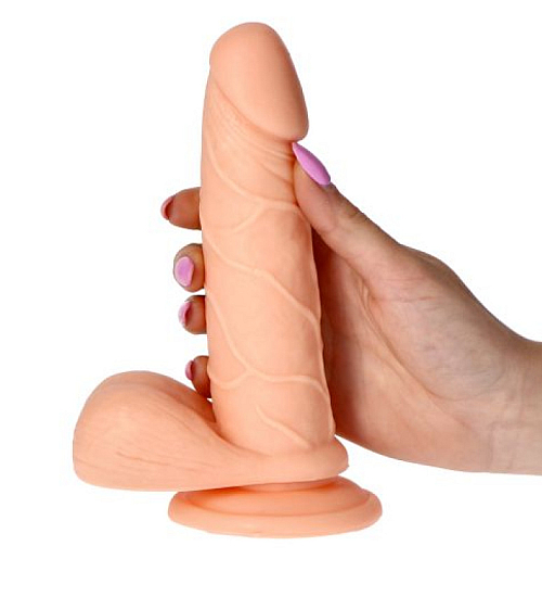 Dildo natural de culoarea cărnii
