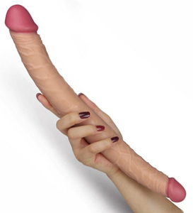 Dildo penetrant dublu